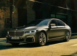BMW sắp “khai tử” phiên bản M760Li dùng động cơ V12