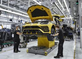Lamborghini xuất xưởng chiếc Urus thứ 15.000 sau ba năm ra mắt
